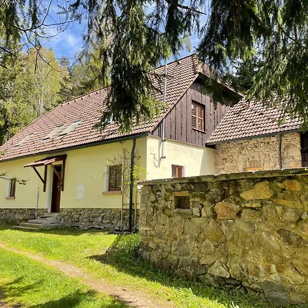 Nyaraló Hajovna U Jezerniho Potoka